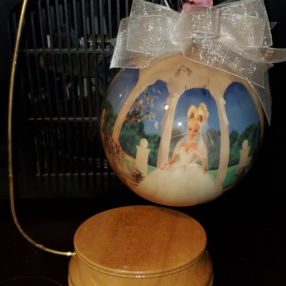 1997 Mattell Barbie Ornament in Box - Picture 2 of 9